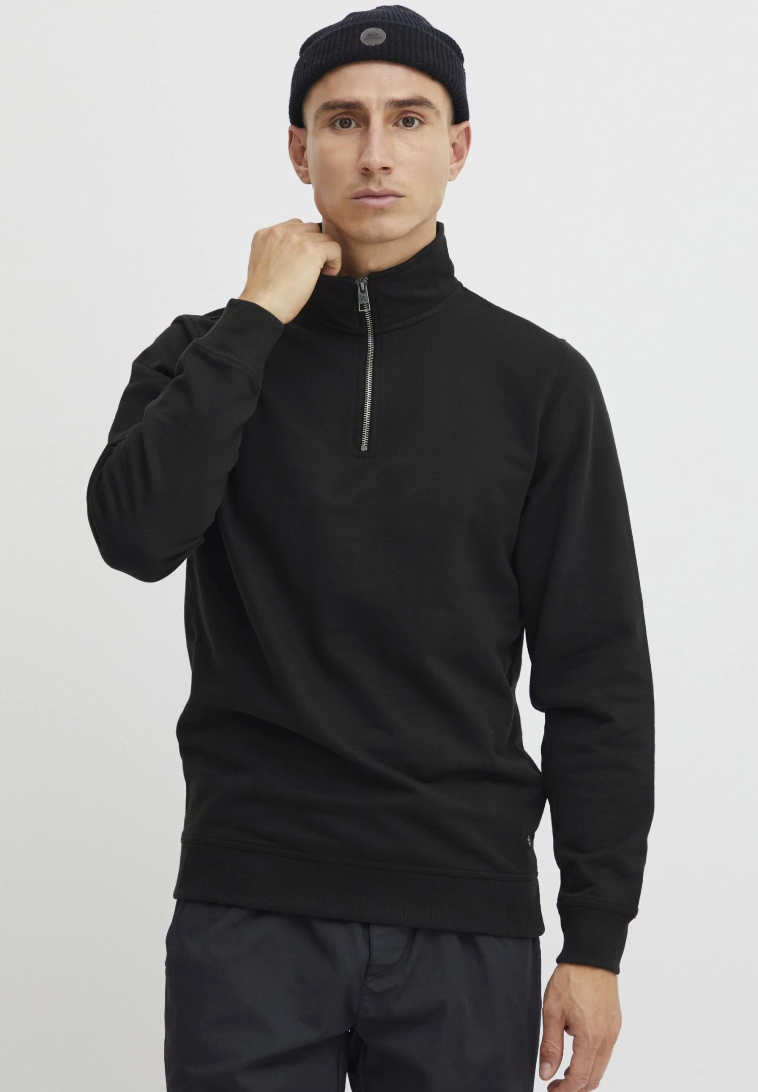 Predson Me - Sweater - Black 1 Predson Me - Sweater - Black