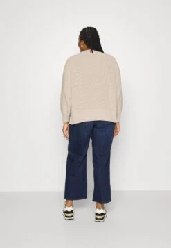 Placed- Trui - Classic Beige 8 Placed- Trui - Classic Beige -Modex Winkel 053bdd39618a4283a8ad57e377f61be8