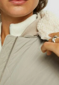 ESPRIT Outdoor - Winterjas - Dusty Green 14 ESPRIT Outdoor - Winterjas - Dusty Green -Modex Winkel 08b673ac16d9442d90f2952ff041cd0f