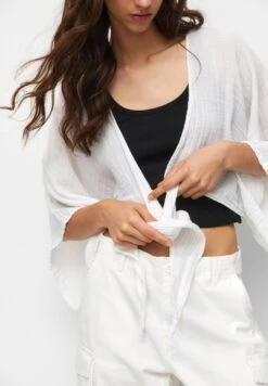 PULL & BEAR Oversize Cropped Kimono- Lichte Jas - White 9 PULL & BEAR Oversize Cropped Kimono- Lichte Jas - White -Modex Winkel 0da65c1cb331484b8a761f9d5a65f60b