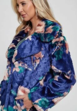 Guess Blumenmuster - Winterjas - Mehrfarbig Grundton Blau 5 Guess Blumenmuster - Winterjas - Mehrfarbig Grundton Blau -Modex Winkel 0ef6938eda2d44c4ad7e87320af1e19f