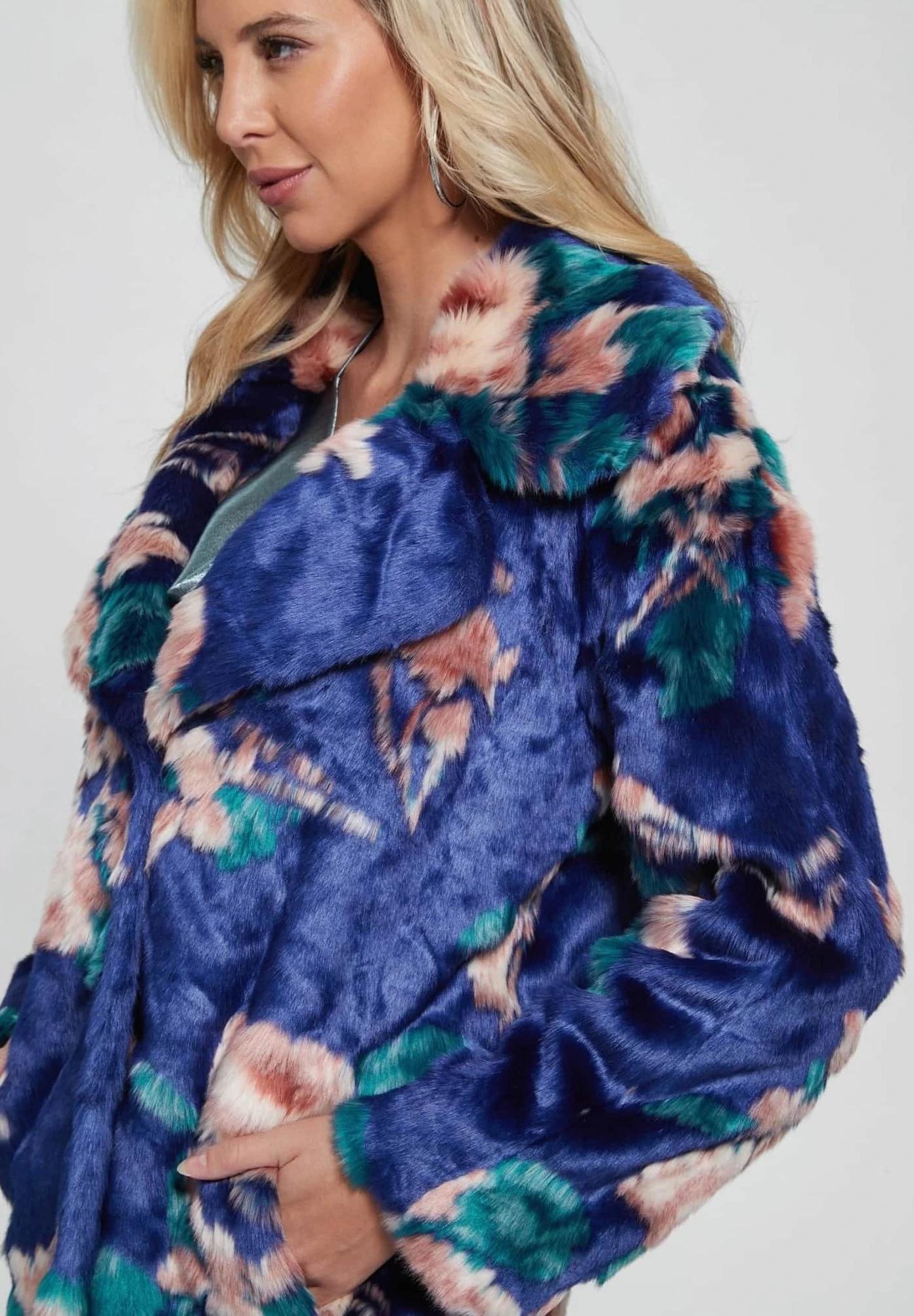 Guess Blumenmuster - Winterjas - Mehrfarbig Grundton Blau 3 Guess Blumenmuster - Winterjas - Mehrfarbig Grundton Blau - Afbeelding 3