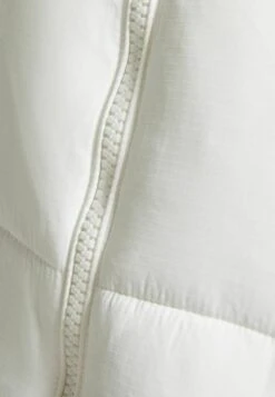 BERSHKA Puffer - Winterjas - White 11 BERSHKA Puffer - Winterjas - White -Modex Winkel 11fa52233b6a43cbbedc7f65a198ce32