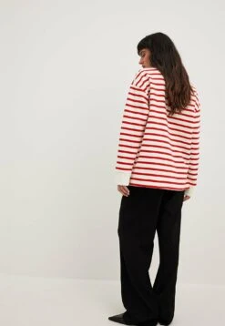 NA-KD Gestreiftes - Sweater - White Red -Modex Winkel 194f003c3be54fe6bb8e1844bc016feb