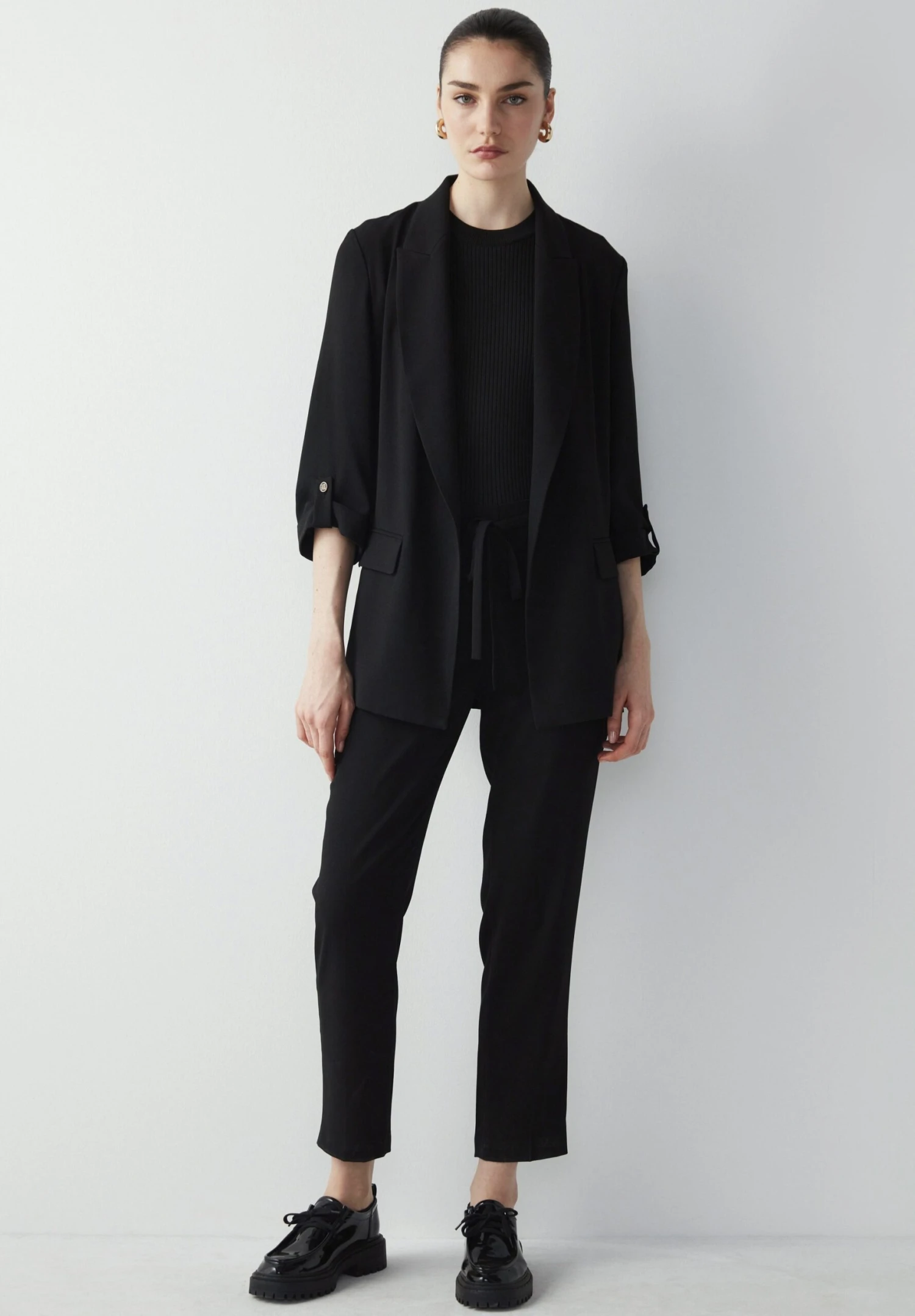 Ipekyol Relaxed Fit Slim With Monogram Button Accessories - Halflange Jas - Black 2 Ipekyol Relaxed Fit Slim With Monogram Button Accessories - Halflange Jas - Black - Afbeelding 2