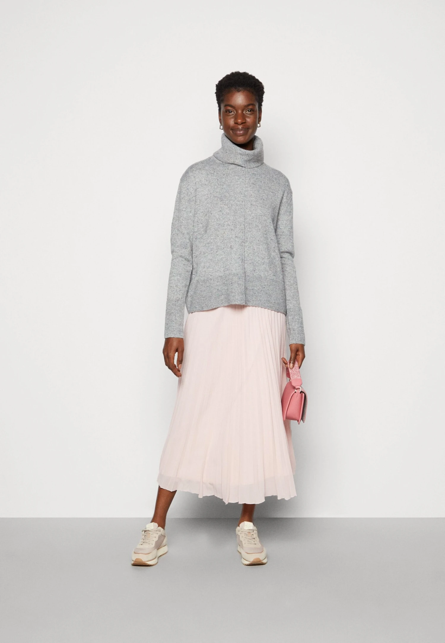 OPUS Pabomo - Trui - Hazy Fog 2 OPUS Pabomo - Trui - Hazy Fog - Afbeelding 2