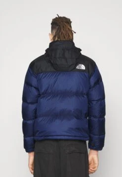 The North Face 1996 Retro - Winterjas - Summit Navy 13 The North Face 1996 Retro - Winterjas - Summit Navy -Modex Winkel 330a49316bb64e9bbd78fbf47120dfbe