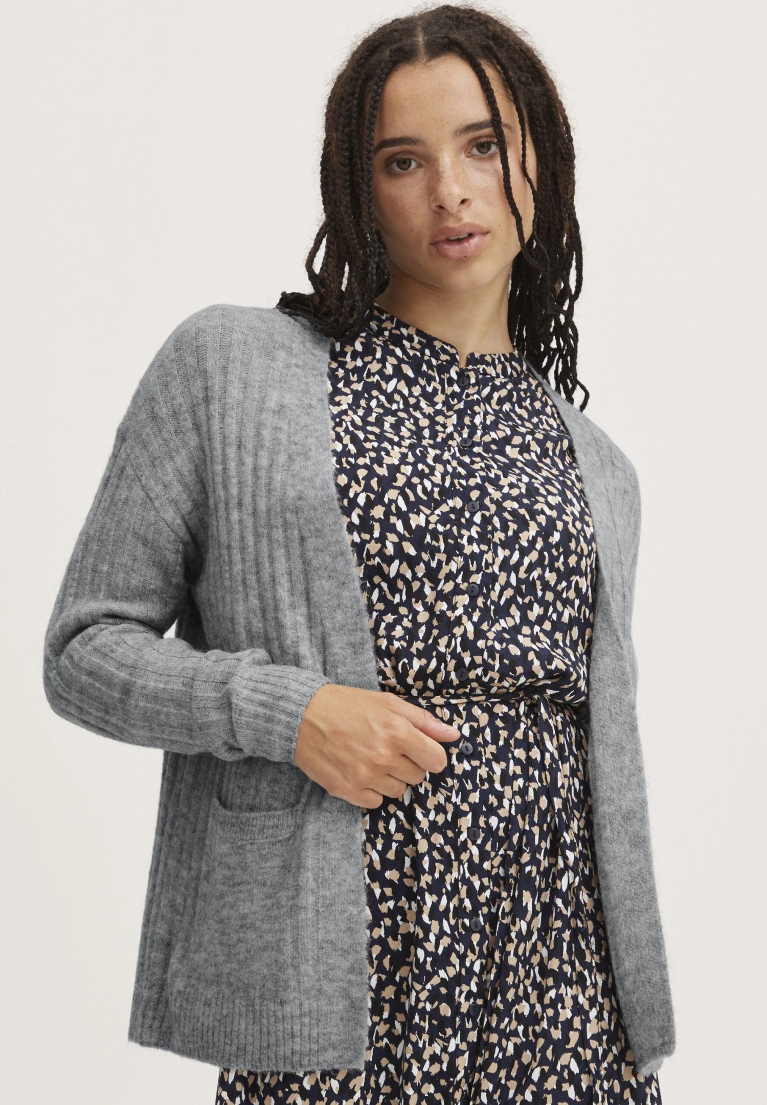 ICHI Ihkamara- Vest - Grey Melange 1 ICHI Ihkamara- Vest - Grey Melange