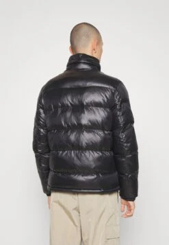 Antony Morato Coat Regular Fit In Shining With Eco Sorona Aura - Winterjas - Black -Modex Winkel 40899e1c2c0c425fb8dfcfe6d5120321