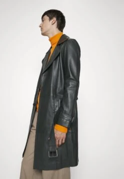 Christian- Trenchcoat - Green -Modex Winkel 47b0699f18984655b30514a19fcb68cf