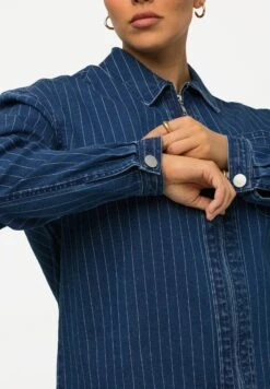 Ulla Popken Nadelstreifen Hemdkragen Reissverschluss - Spijkerjas - Jeansblau 7 Ulla Popken Nadelstreifen Hemdkragen Reissverschluss - Spijkerjas - Jeansblau -Modex Winkel 4a70d6e9e01347bda5c9bcd322cbdd08