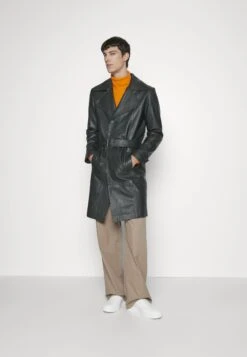 Christian- Trenchcoat - Green -Modex Winkel 5ad91ab3ec3947fb95825c7808651699