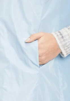 Mit Kapuze - Halflange Jas - Hellblau -Modex Winkel 5f548e79324f41a5990a2abdc125ebe9