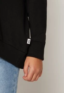 Vans Classic Po - Hoodie - Black-White -Modex Winkel 69b18c737d194e01bb114378cf9696ea