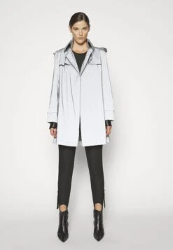 Norma Kamali Double Breasted Mini - Trenchcoat - Grey -Modex Winkel 6c60d48a6db94598ace8f45a3a2f420c