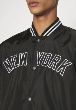47 New York Yankees Wordmark Drift- Bomberjacks - Black -Modex Winkel 6f3b324a55f24ddbb779a75eae59ba5e