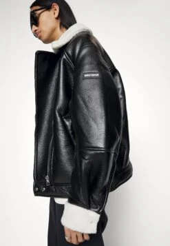 AvonAviator Jacket Unisex - Imitatieleren Jas - Black -Modex Winkel 74489e37dd064aa8a3606670d78a43e5