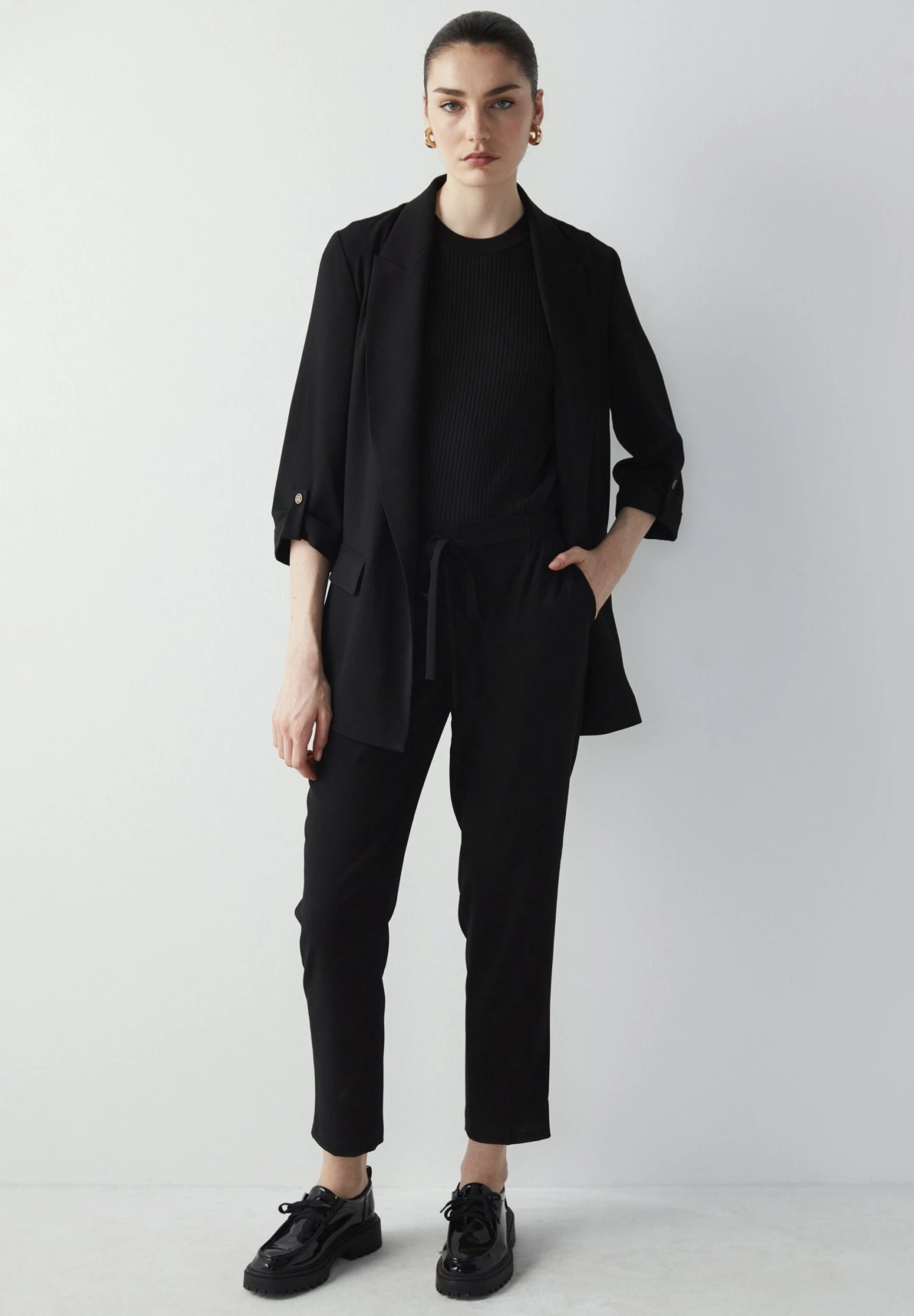 Ipekyol Relaxed Fit Slim With Monogram Button Accessories - Halflange Jas - Black 4 Ipekyol Relaxed Fit Slim With Monogram Button Accessories - Halflange Jas - Black - Afbeelding 4