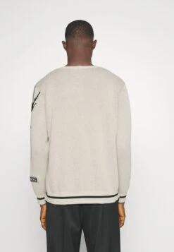 Iceberg Maglia Girocollo - Trui - Kaki Chiaro -Modex Winkel 79bad12d85844ad5b68081477d67a50d