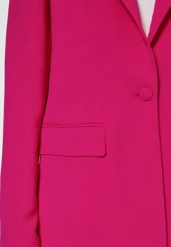 Trendiger Long - Halflange Jas - Leuchtpink 9 Trendiger Long - Halflange Jas - Leuchtpink -Modex Winkel 80ff2fca36254f75b1e5779119af69c9