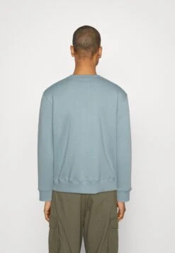 Alpha Industries Basic Small Logo - Sweater - Grey Blue -Modex Winkel 837949338edc4f9f9de4d2356dab484e