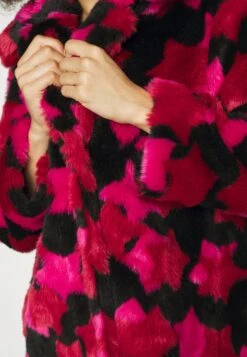 Ecofur Star Jacqurad - Winterjas - Fuxia 11 Ecofur Star Jacqurad - Winterjas - Fuxia -Modex Winkel 9d9b93e9c6cf42b8884391a09faf5253