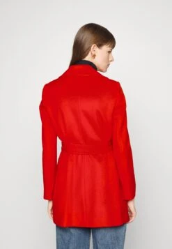 MAX & Co. Shortrun - Halflange Jas - Red -Modex Winkel a8cfef1152b64ad1a6ef8ede045969c6