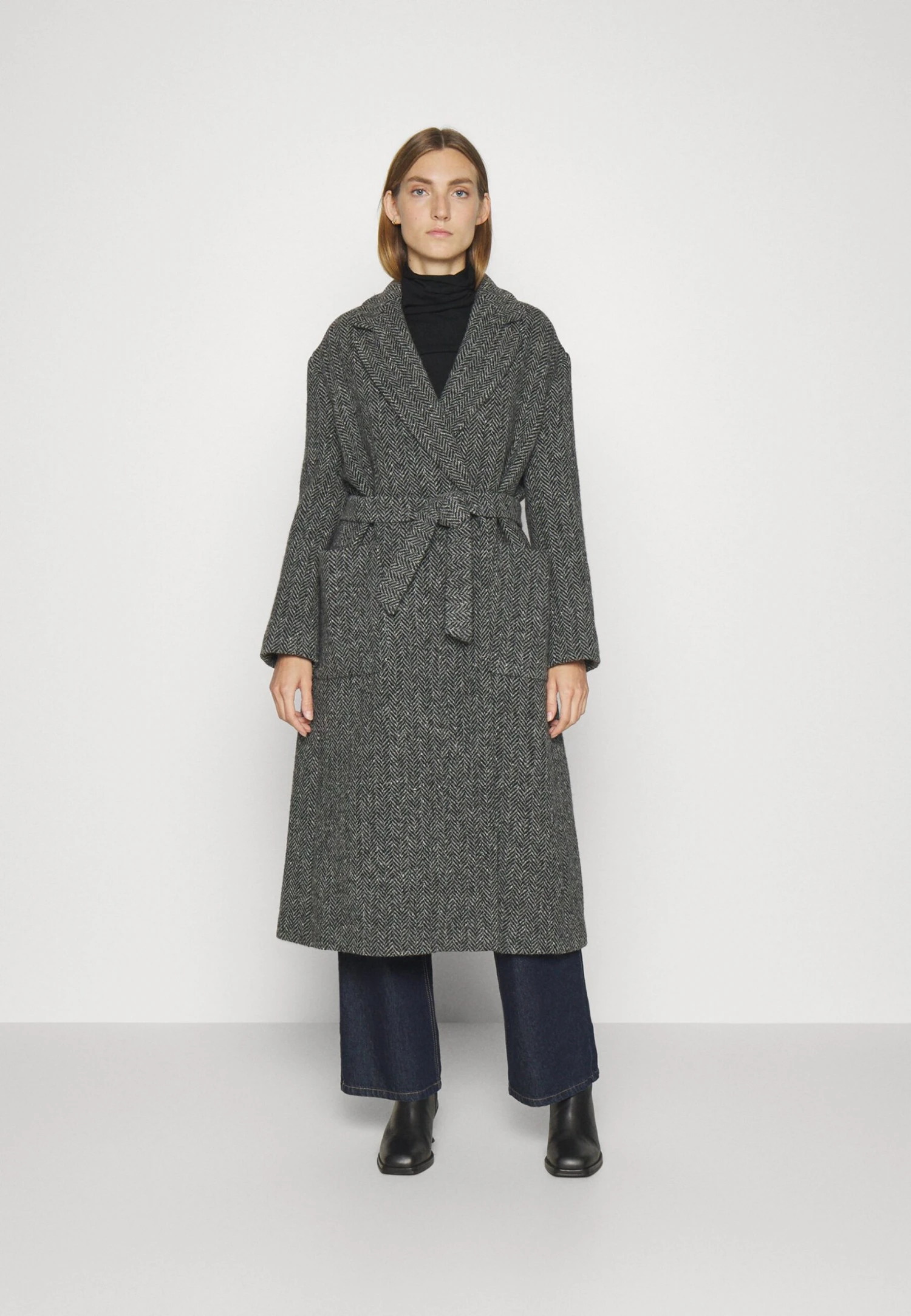 Este - Mantel - Antracite 1 Este - Mantel - Antracite