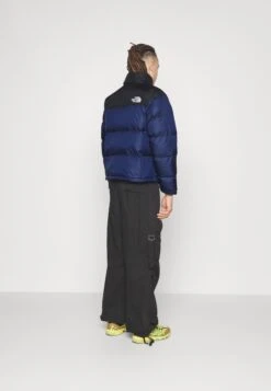 The North Face 1996 Retro - Winterjas - Summit Navy 16 The North Face 1996 Retro - Winterjas - Summit Navy -Modex Winkel b13d3da8393d450db0b2d8cd6484679f