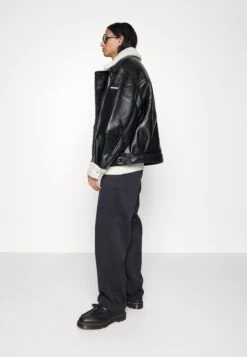 AvonAviator Jacket Unisex - Imitatieleren Jas - Black -Modex Winkel b50455dab612417a988ee11cc91ac3a4