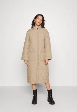 Object Mantel - Cornstalk