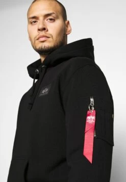 Alpha Industries Back Print Hoody Exclusiv - Hoodie - Schwarz -Modex Winkel b6fdd00a8a934be4bc19d83462124a46