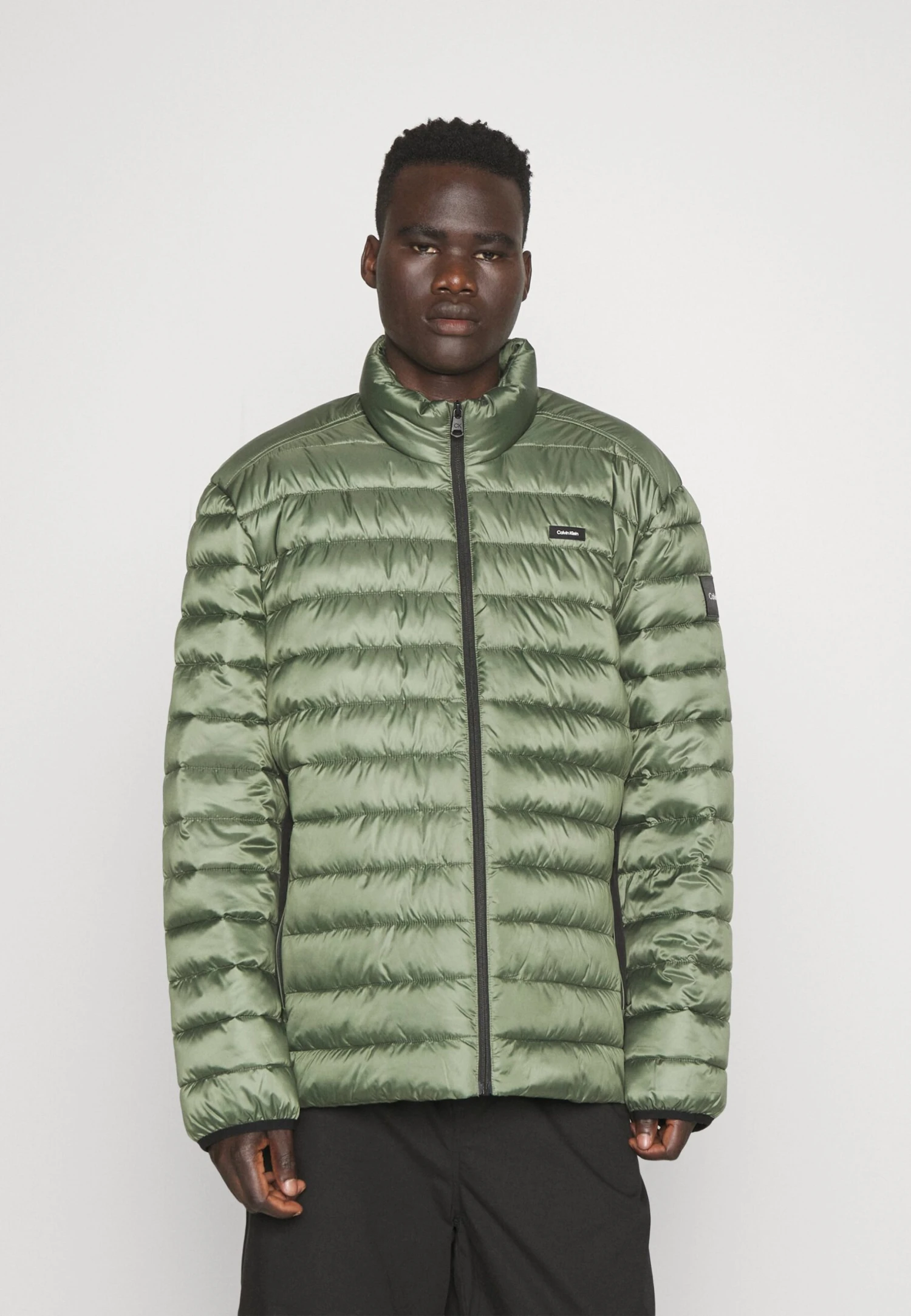 Calvin Klein Side Logo Jacket - Halflange Jas - Thyme 1 Calvin Klein Side Logo Jacket - Halflange Jas - Thyme