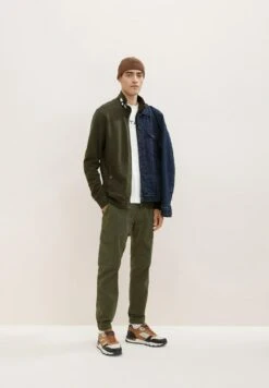 Tom Tailor Mit Struktur - Sweater Met Rits - Deep Forest Green 12 Tom Tailor Mit Struktur - Sweater Met Rits - Deep Forest Green -Modex Winkel d370b9cac7de44abba779616bcc35e09