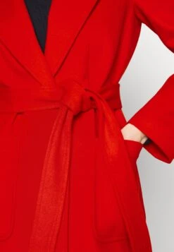 MAX & Co. Shortrun - Halflange Jas - Red -Modex Winkel d40d168de8234263a3e55752f1085520