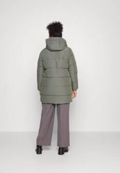 ONLY CARMAKOMA Cardolly Long Puffer Coat Cc Otw - Winterjas - Grape Leaf -Modex Winkel d661d89937ee49d7901558398313c141