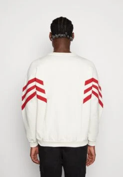 Crew Clint Kfc By Kaotiko - Sweater - Ivory/Rubi -Modex Winkel d954aa77c1974b2fa64c904b4ee71699