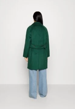 Novella - Mantel - Verde -Modex Winkel dc36c394aac642f9ba005536ab0466f2
