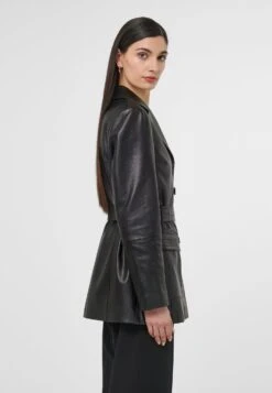 Aus Edlem - Halflange Jas - Schwarz -Modex Winkel dc6571fdbed046b58a19f817a3d04500