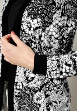 Lichte Jas - Schwarz/Weiß -Modex Winkel e3f303bdb906463fa5cc98a05c1d49a1