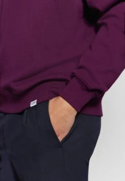 R-Neck - Sweater - Dunkellila 6 R-Neck - Sweater - Dunkellila -Modex Winkel e4f4593f3c8447f49f246bfeb3bfe8ce