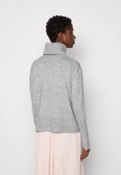 OPUS Pabomo - Trui - Hazy Fog 8 OPUS Pabomo - Trui - Hazy Fog -Modex Winkel e7b95735c1044c17aeffc5f7c19541d8