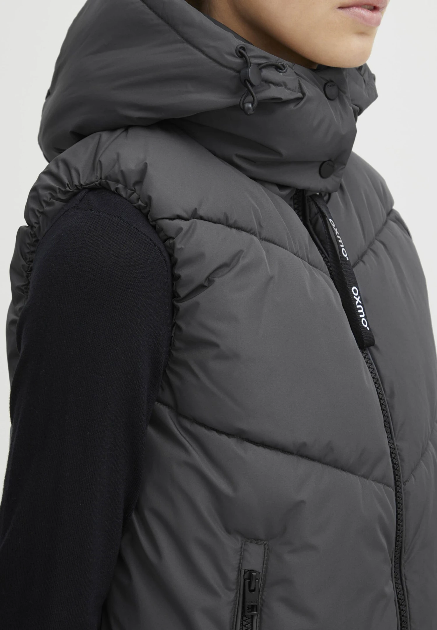 OXMO Ox-Juliette - Bodywarmer - Iron Gate 4 OXMO Ox-Juliette - Bodywarmer - Iron Gate - Afbeelding 4