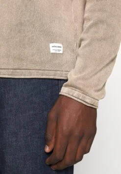 Jack & Jones Jjeleo Crew Neck Noos - Trui - Crockery -Modex Winkel f47094f7bf454d5c8277bf73f9bb9905
