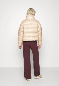 Nike Sportswear W Tf City Jkt - Gewatteerde Jas - Hemp/Black -Modex Winkel f61634236cc54b369aaeb8e7195a843a