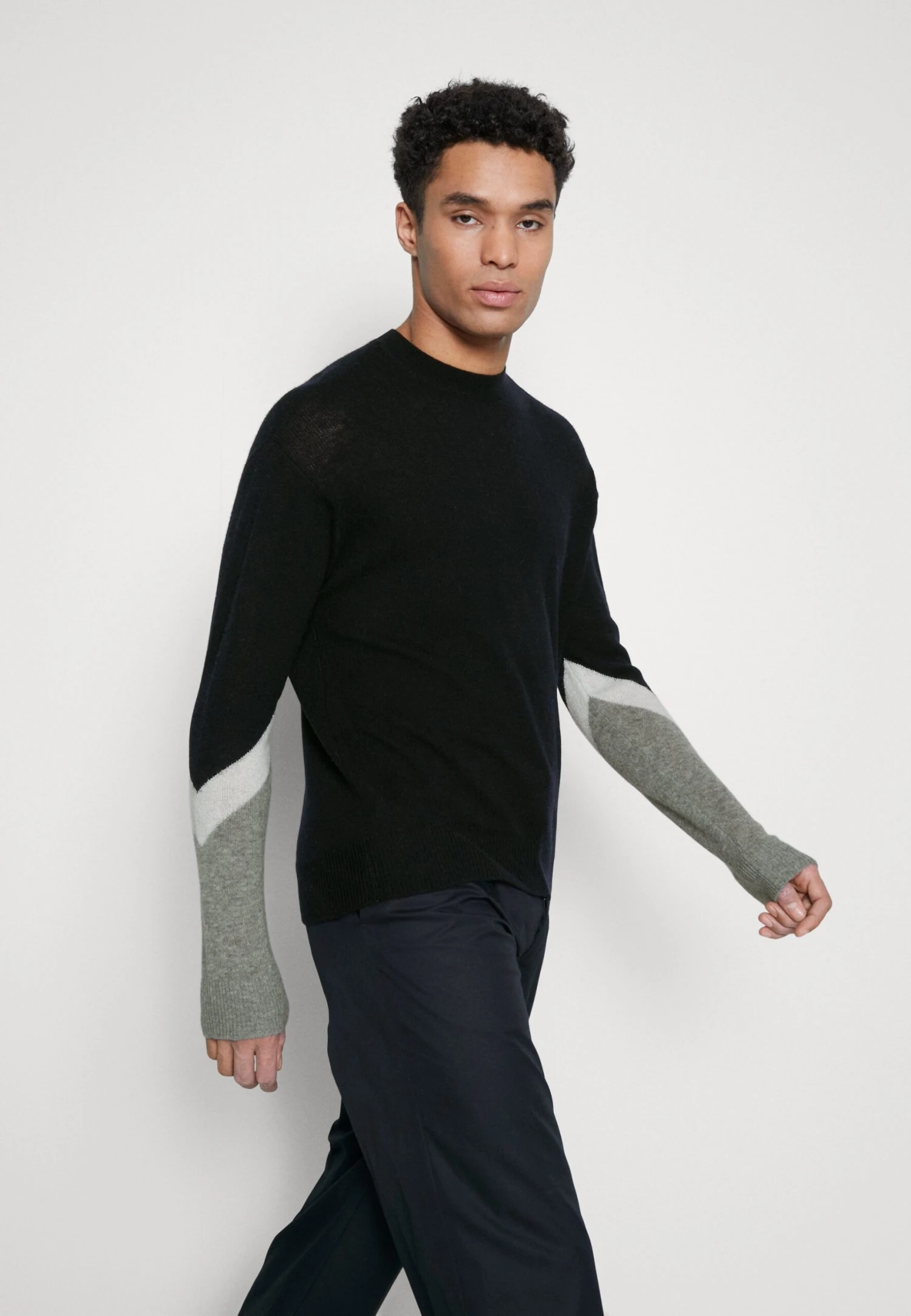 Emporio Armani Trui - Blue Navy 4 Emporio Armani Trui - Blue Navy - Afbeelding 4